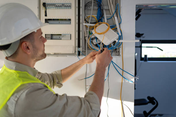 Best Emergency Electrical Repair  in Oatfield, OR
